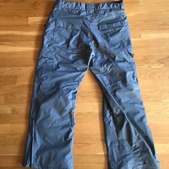 Men’s Snowpants - Picture 2 of 3